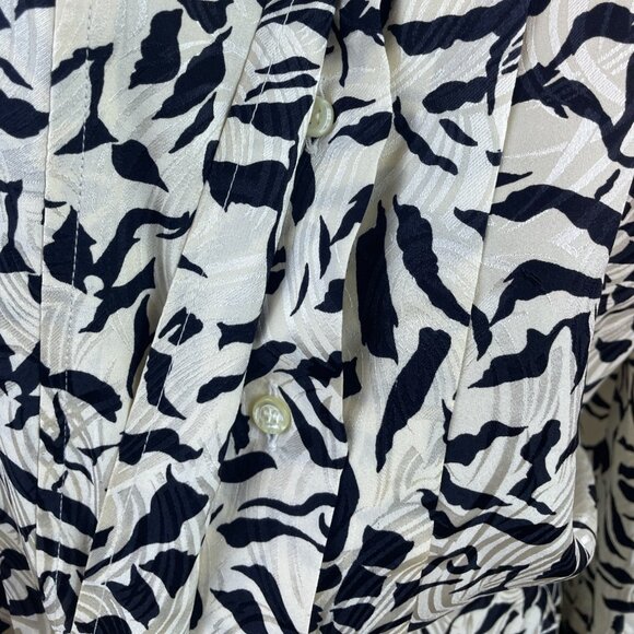 Vintage Fit-Yuel Women’s Black & White Abstract Print Long Sleeve Blouse - Picture 5 of 8